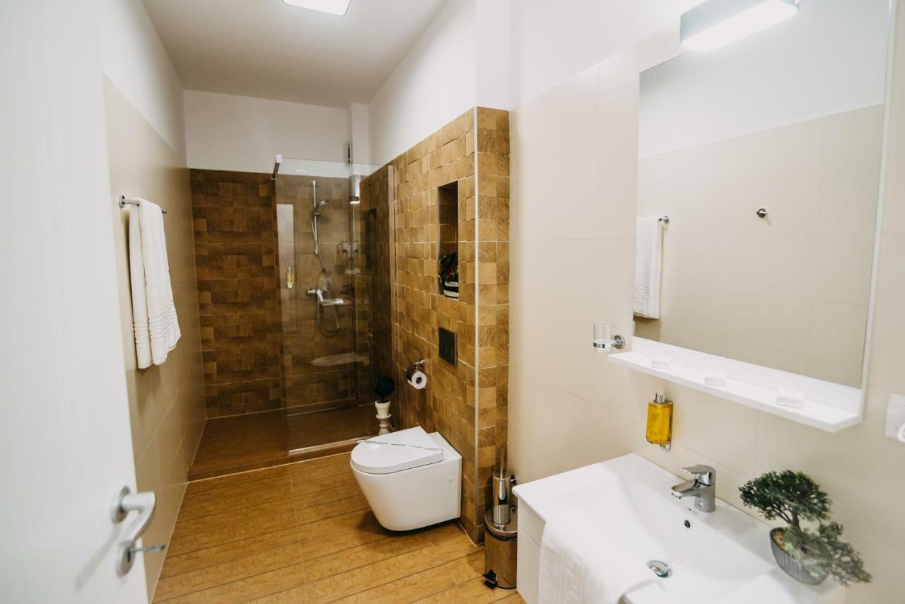 Gaudi Accommodation Cluj Napoca Bagian luar foto
