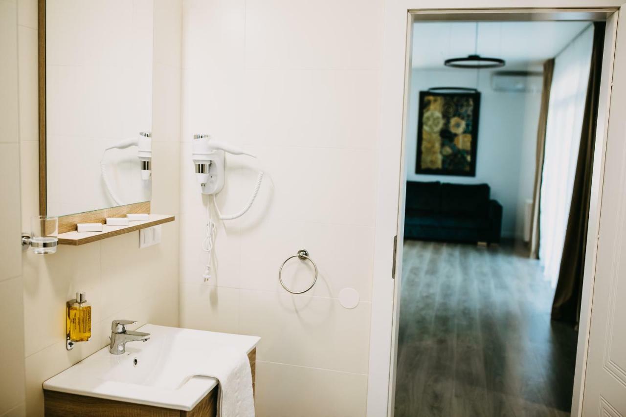 Gaudi Accommodation Cluj Napoca Bagian luar foto